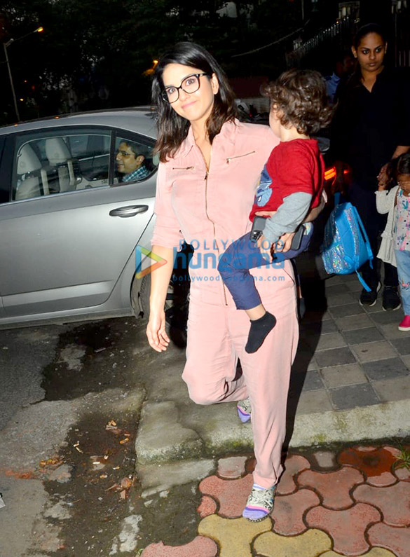 photos sunny leone spotted at play school in juhu 3 2