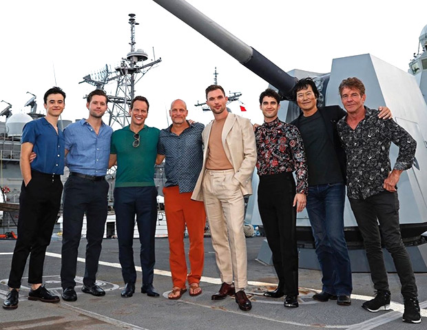 Roland Emmerich, Patrick Wilson and the entire cast of Midway visits the USS Halsey in Hawaii!