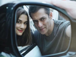 Salman Khan and Saiee Manjrekar strike a pose with this rare rear-view mirror selfie!
