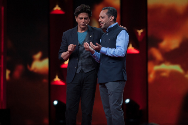 Shah Rukh Khan deeply moved by Arunabha Ghosh's views on air pollution on TED Talks India Shah Rukh Khan deeply moved by Arunabha Ghosh's views on air pollution on TED Talks India