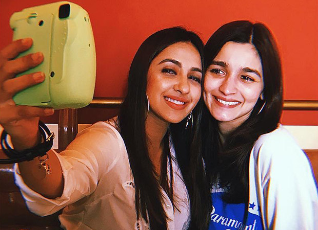 Alia Bhatt and Akansha Ranjan’s Christmas celebration has a F.R.I.E.N.D.S connection!