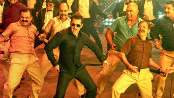 Watch: Salman Khan does the Munna Badnaam Hua hook-step with the paparazzi Watch: Salman Khan does the Munna Badnaam Hua hook-step with the paparazzi