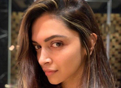 Deepika Padukone Once AGAIN Proves She Is 'Queen Of Airport
