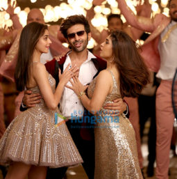 Movie Stills Of The Movie Pati Patni Aur Woh