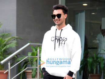 Photos: Aayush Sharma, Helen and Atul Agnihotri spotted at Hinduja Hospital