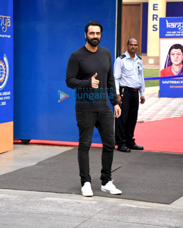 photos abhishek bachchan aishwarya rai bachchan and others snapped attending the dhirubhai ambani school annual day 2019 6