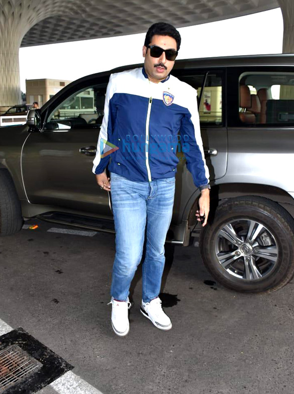 photos ajay devgn kajol saif ali khan and others snapped at the airport 3