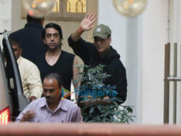 Photos: Akshay Kumar snapped at a dubbing studio in Juhu