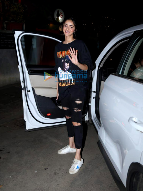 photos ananya panday snapped in bandra 2