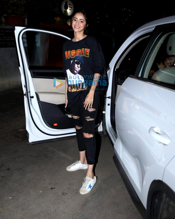 photos ananya panday snapped in bandra 3