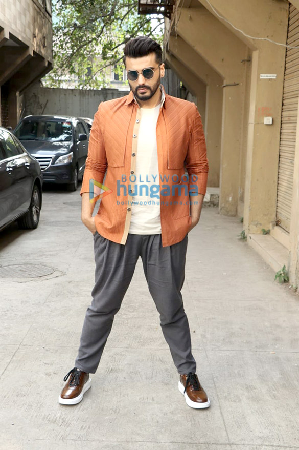 photos arjun kapoor and kirti sanon snapped promoting their film panipat 3