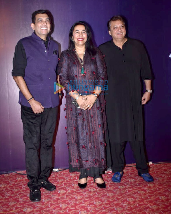 photos celebs grace shaarika pandits wedding reception 21