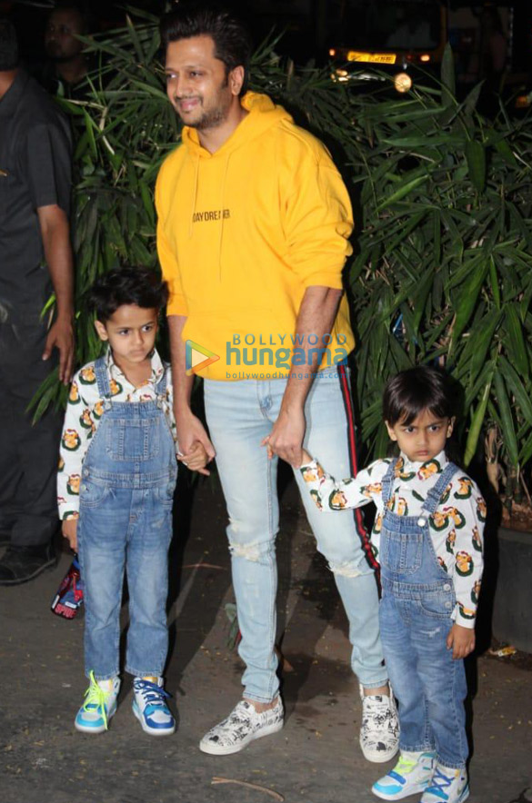 photos celebs snapped at aayush sharma and arpita khans christmas party 8