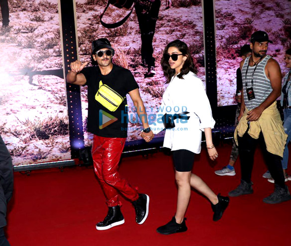 photos deepika padukone and ranveer singh attend u2s concert at dy patil stadium 3