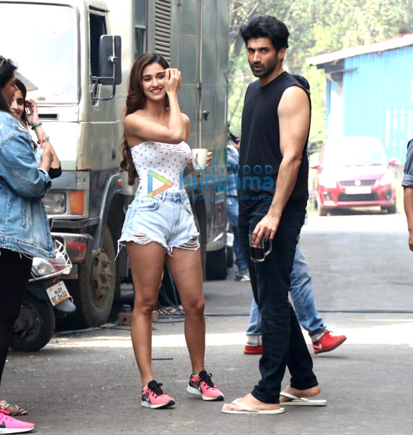 photos disha patani and aditya roy kapur snapped promoting malang at filmcity 4
