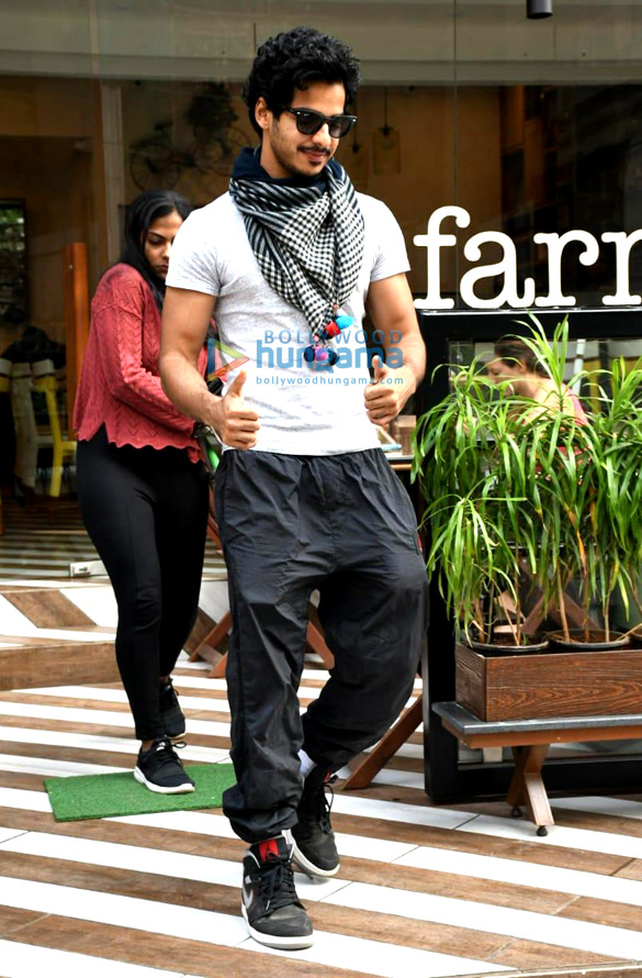 photos ishaan khatter spotted at farmers cafe 1