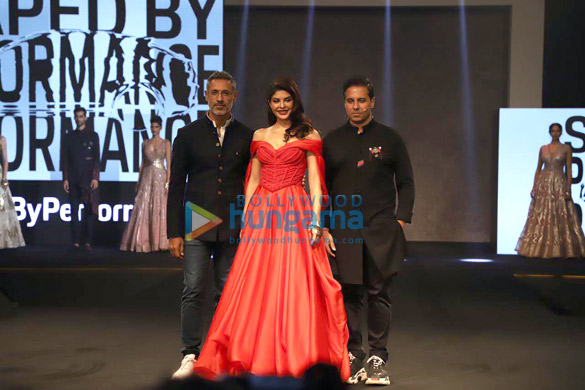 photos jacqueline fernandez walks the ramp for shantanu nikhil in delhi 1