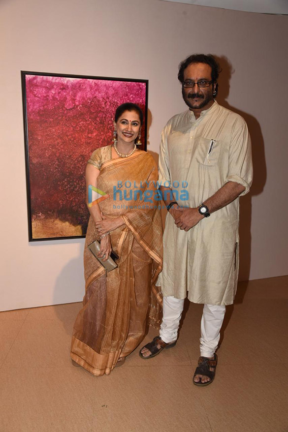 photos janhvi kapoor naseeruddin shah and others attend subhash awchats art show 6