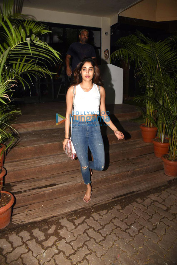 Photos: Janhvi Kapoor snapped at the gym in Bandra