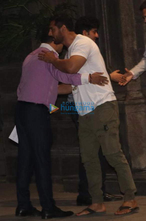 photos john abraham snapped in bandra 3 2