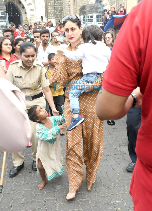 photos kareena kapoor khan and taimur ali khan snapped at mount mary church in bandra 3