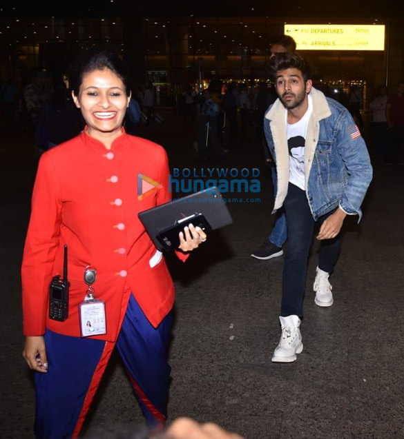 Photos: Kartik Aaryan, Ananya Panday and others snapped at the airport