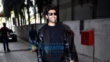 Photos: Kartik Aaryan snapped at dance class in Andheri