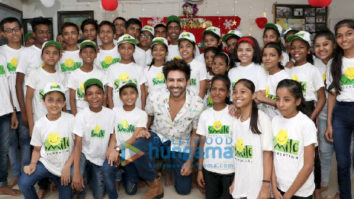Photos: Kartik Aaryan snapped celebrating Christmas with the kids at Shed Organization