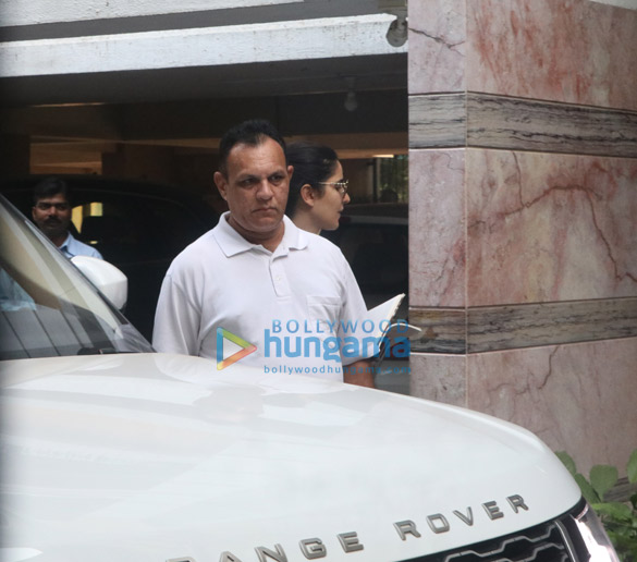 Photos: Katrina Kaif spotted in Santacruz Photos: Katrina Kaif spotted in Santacruz