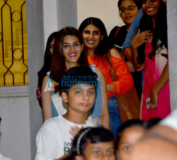 photos kriti sanon promotes panipat at an ngo 1