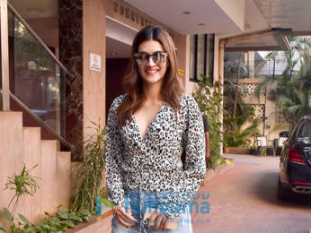 Photos: Kriti Sanon snapped at Kwan office in Andheri