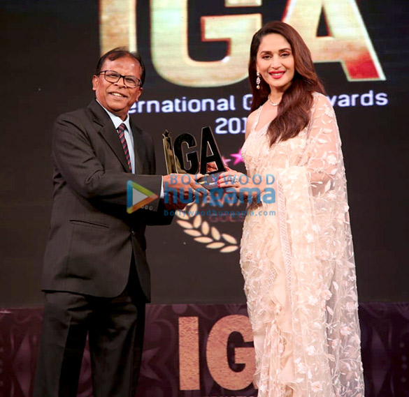 photos madhuri dixit attends international glory awards 2019 6