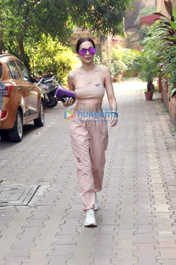 photos malaika arora spotted at diva yoga studio in bandra 3