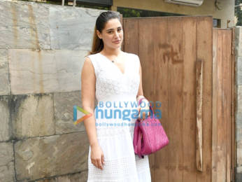Photos: Nargis Fakhri spotted at Indigo in Bandra