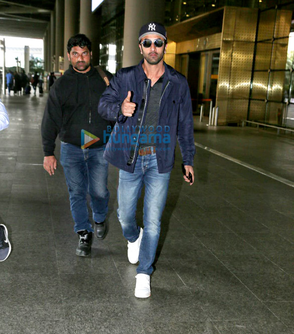 photos ranbir kapoor arjun kapoor and kriti kharbanda snapped at the airport 2