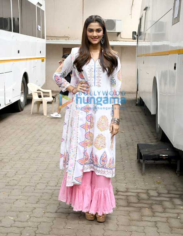 photos saiee manjrekar snapped promoting dabangg 3 at mehboob studios 2