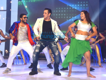 Photos: Salman Khan, Sonakshi Sinha, Prabhu Dheva and others grace the Dabangg 3 pre release event in Hyderabad