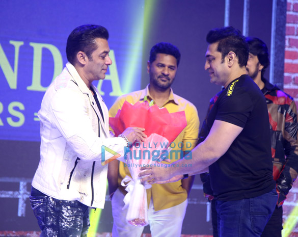 photos salman khan sonakshi sinha prabhu dheva and others grace the dabangg 3 pre release event in hyderabad 4