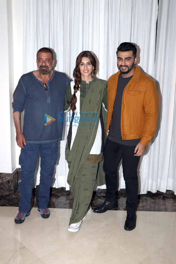 Photos: Sanjay Dutt, Arjun Kapoor, Kriti Sanon and Ashutosh Gowariker snapped during Panipat promotions Photos: Sanjay Dutt, Arjun Kapoor, Kriti Sanon and Ashutosh Gowariker snapped during Panipat promotions
