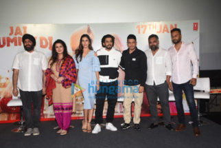 Photos: Sunny Singh Nijjar, Sonnalli Seygall and others grace the trailer launch of Jai Mummy Di