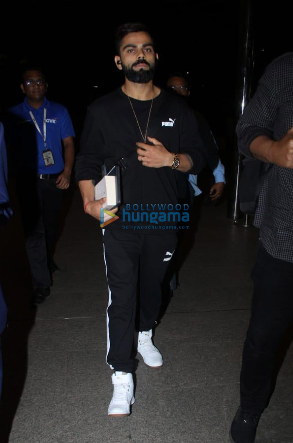 photos vidya balan virat kohli and others snapped at the airport 4