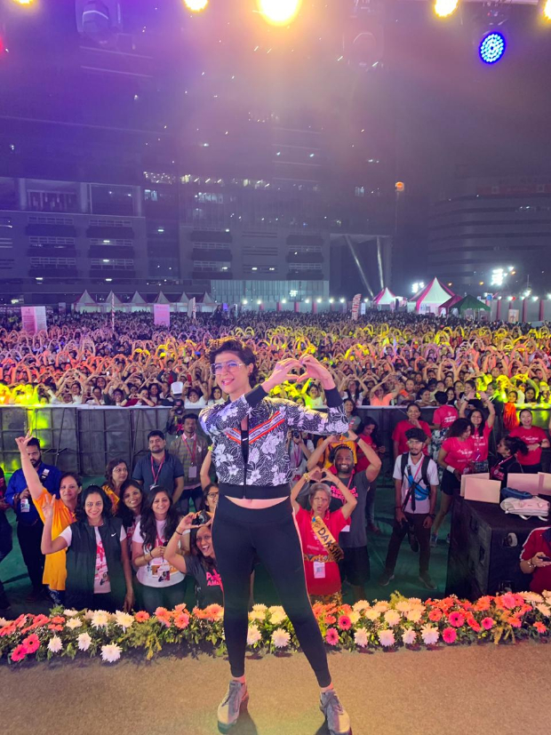 Tahira Kashyap shares her inspirational story with 11000 women at Pinkathon Tahira Kashyap shares her inspirational story with 11000 women at Pinkathon