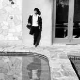 Shah Rukh Khan soaks in the sun as he chills in California, see photos