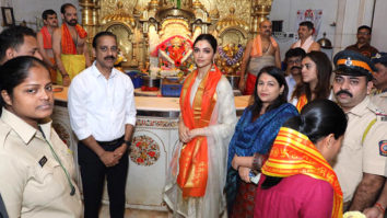 Deepika Padukone snapped at Siddhivinayak temple