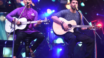 Aditya Roy Kapur gave impromptu performance with Rishabh Chaturvedi on Indian Idol Season 11