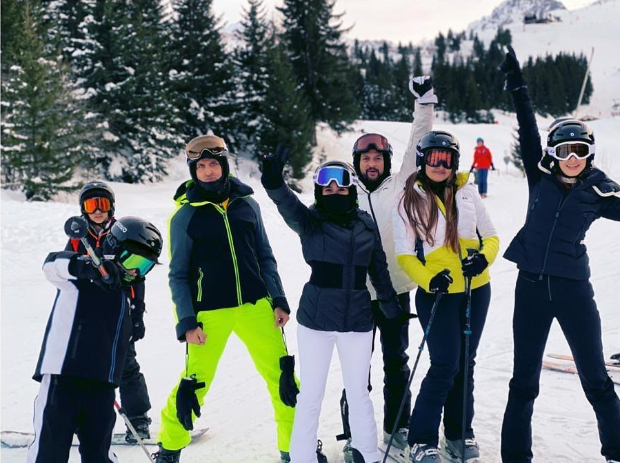 Hrithik Roshan and Sussanne Khan enjoy snowy vacation with their sons and modern family in France