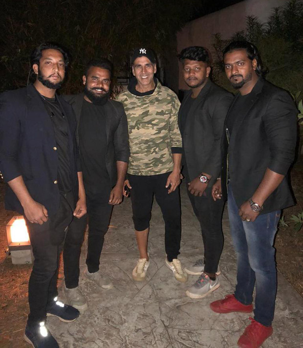 LEAKED PHOTOS: Fans greet Akshay Kumar as he shoots for Bear Grylls’ Man vs Wild in Bandipur LEAKED PHOTOS: Fans greet Akshay Kumar as he shoots for Bear Grylls’ Man vs Wild in Bandipur