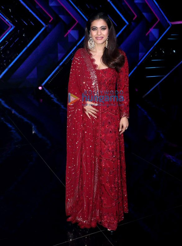 photos ajay devgn and kajol promote their film tanhaji the unsung warrior on the sets of dance5 6