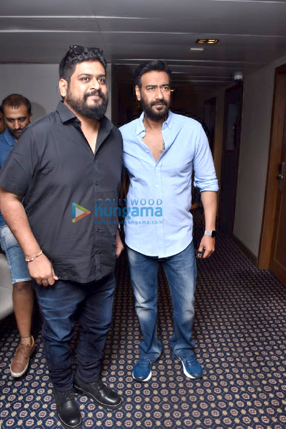 photos ajay devgn and om raut snapped during tanhaji the unsung warrior promotions 2
