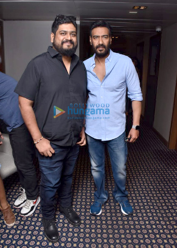 photos ajay devgn and om raut snapped during tanhaji the unsung warrior promotions 3
